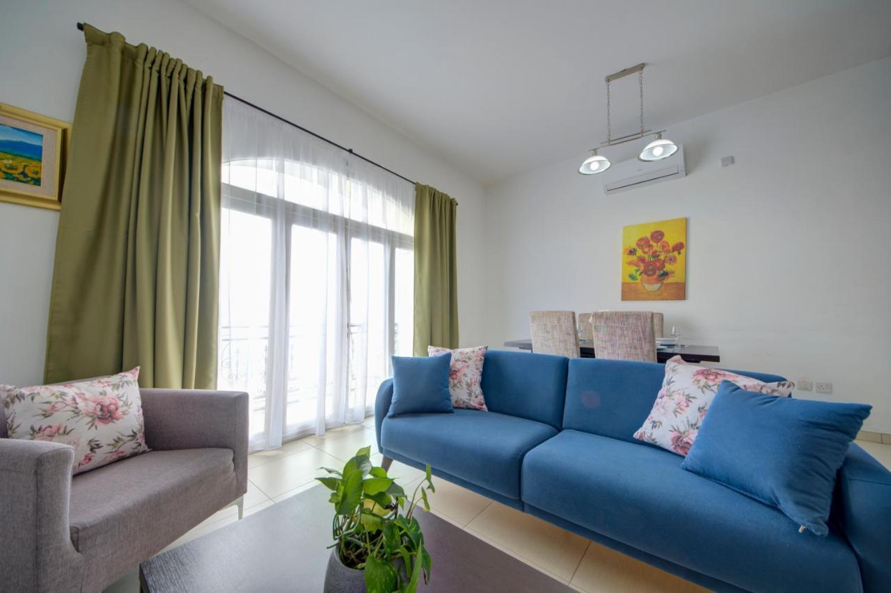 St Julians 2 Bedroom Apartment With Commanding Seaviews By Shortletsmalta San Ġiljan Buitenkant foto