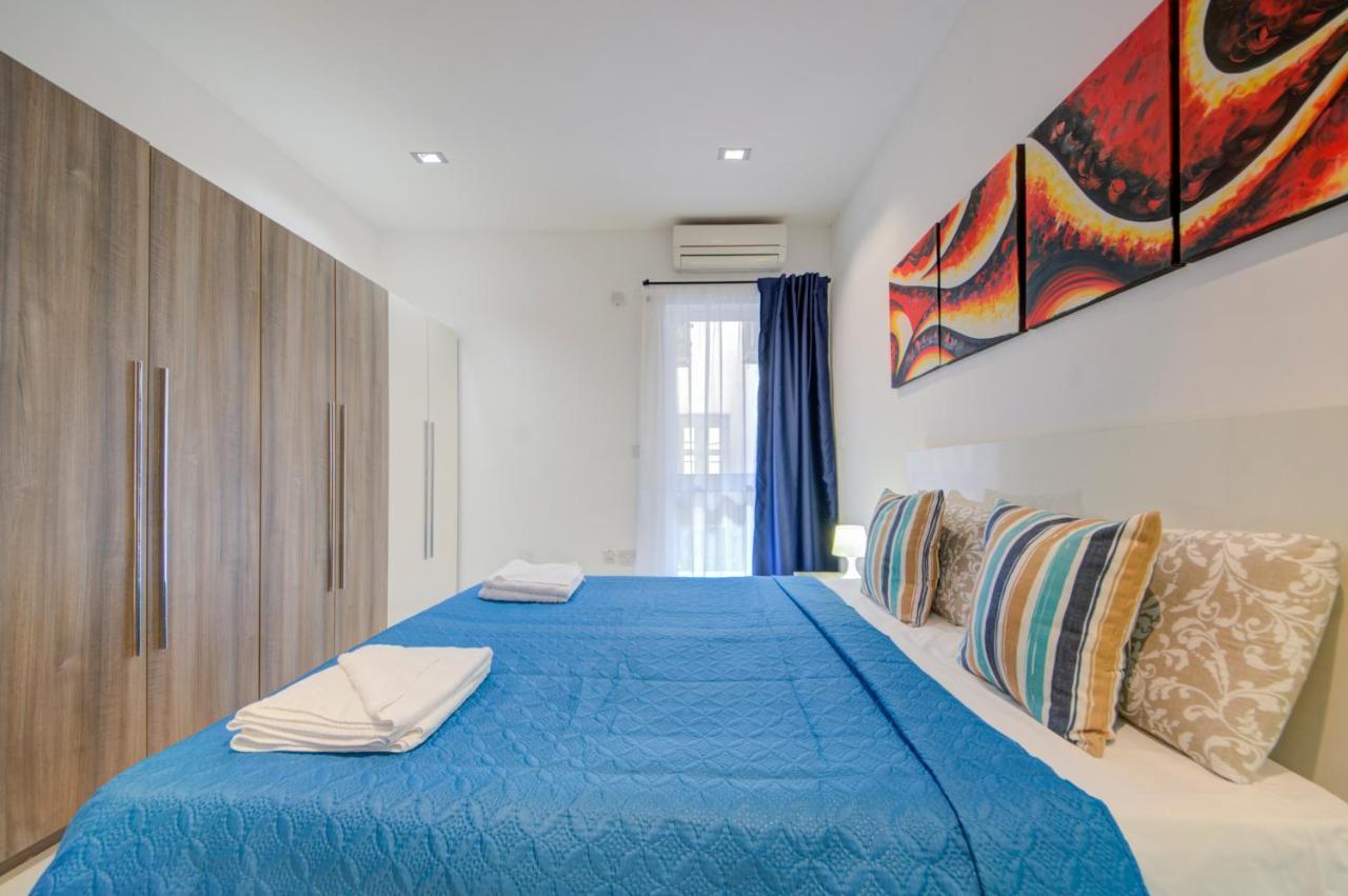 St Julians 2 Bedroom Apartment With Commanding Seaviews By Shortletsmalta San Ġiljan Buitenkant foto